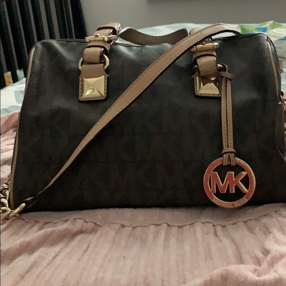 MK Grayson
